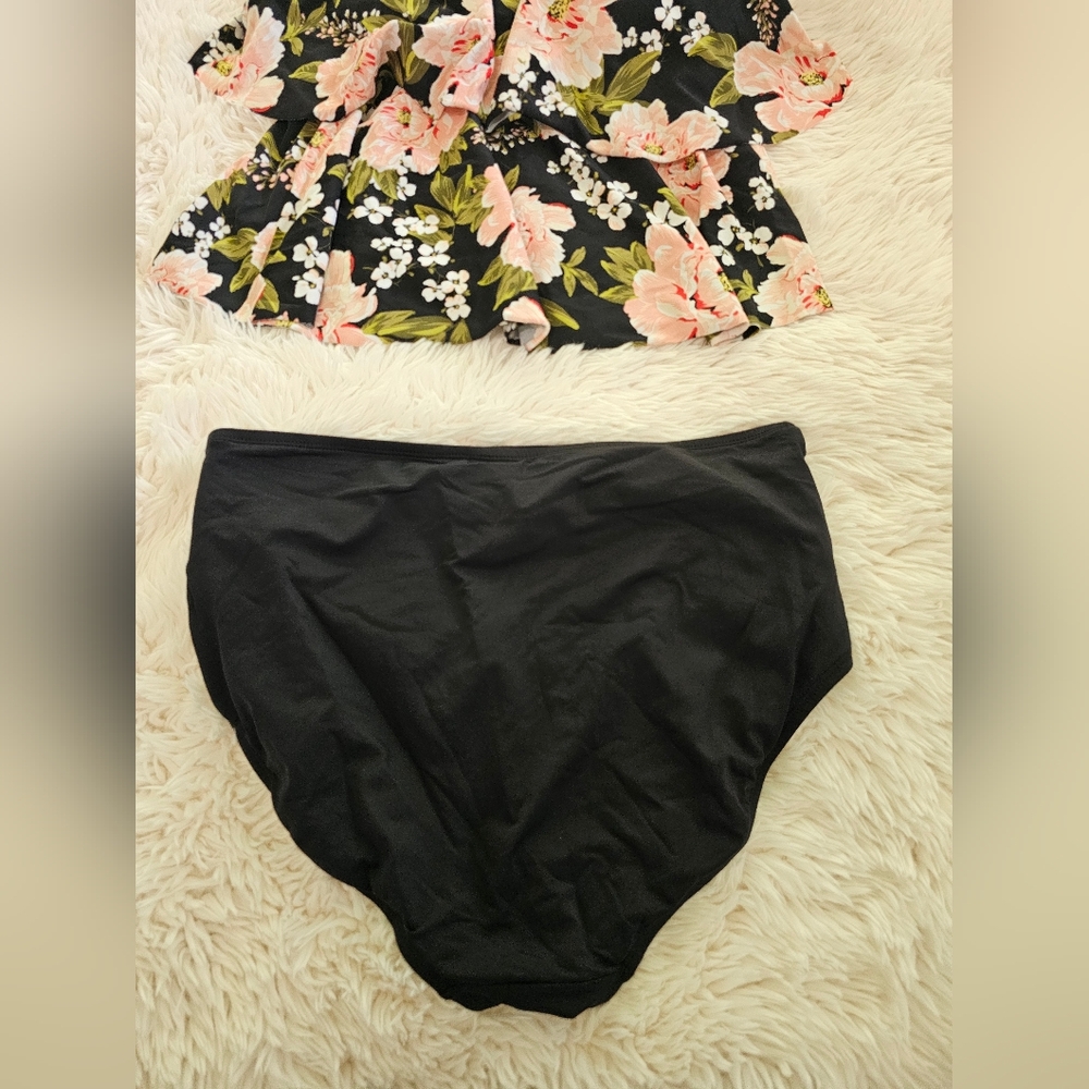 Floral Black Two-Piece Swimsuit - Picture 3 of 5